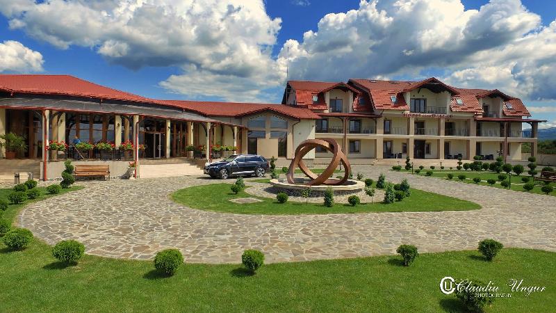 Cazare in Maramures - HOTEL DALLAS - Negresti Oas