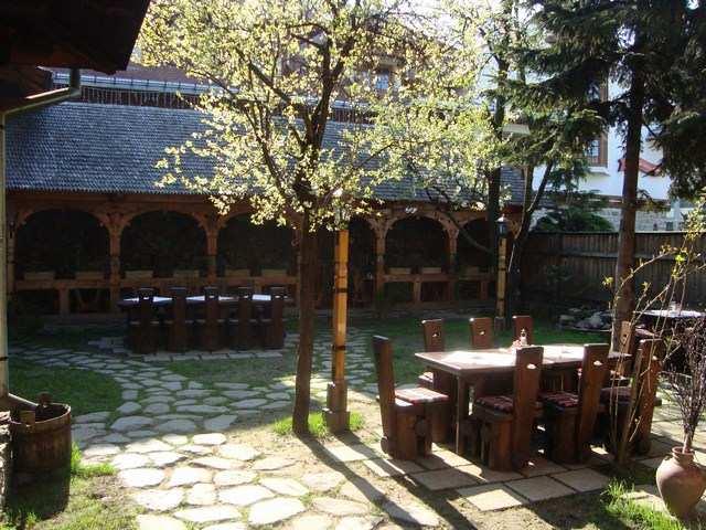 Cazare in Maramures - PENSIUNEA CASA IURCA DE CALINESTI - Sighetu Marmatiei