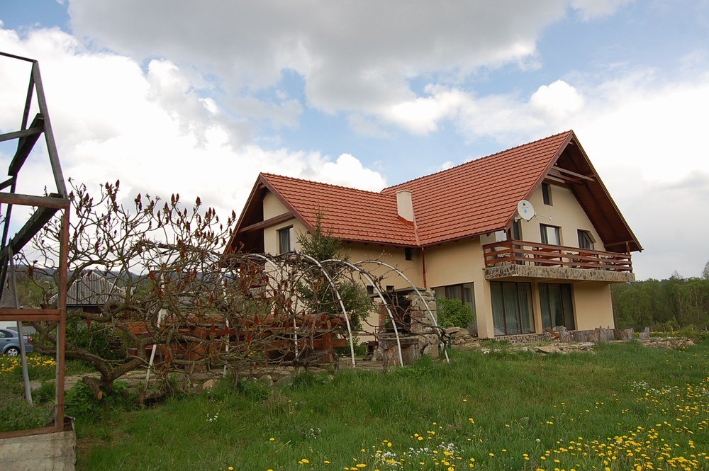 Cazare in Maramures - PENSIUNEA ARAN - Desesti