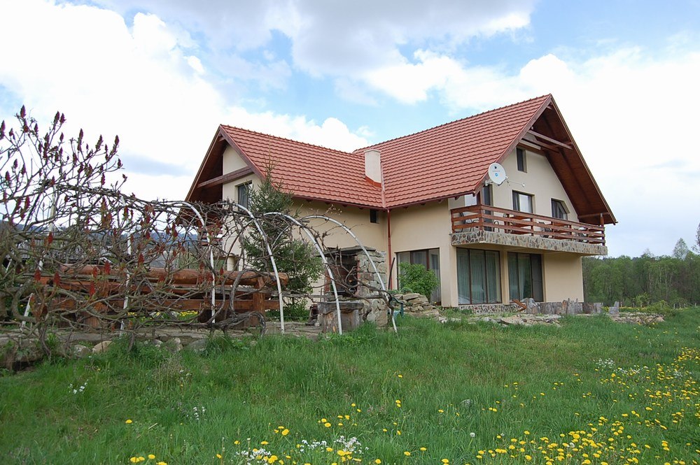 Cazare in Maramures - PENSIUNEA ARAN - Desesti