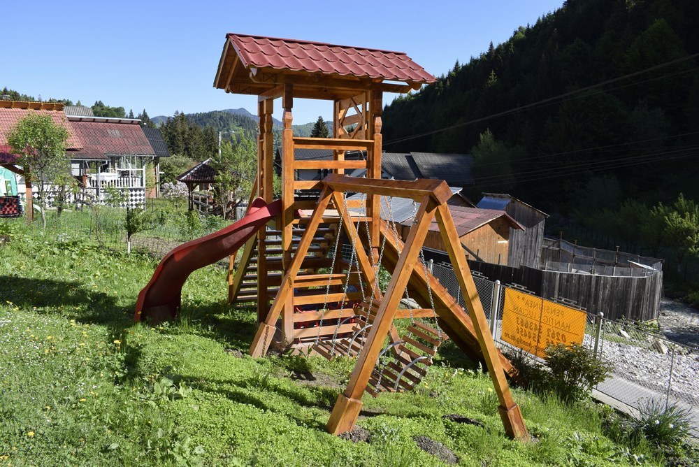 Cazare in Maramures - PENSIUNEA HANTIG LUCIAN - Borsa