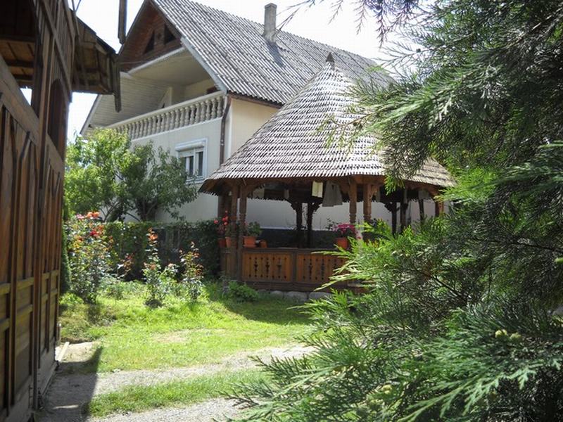 Cazare in Maramures - PENSIUNEA DENISA - Valeni