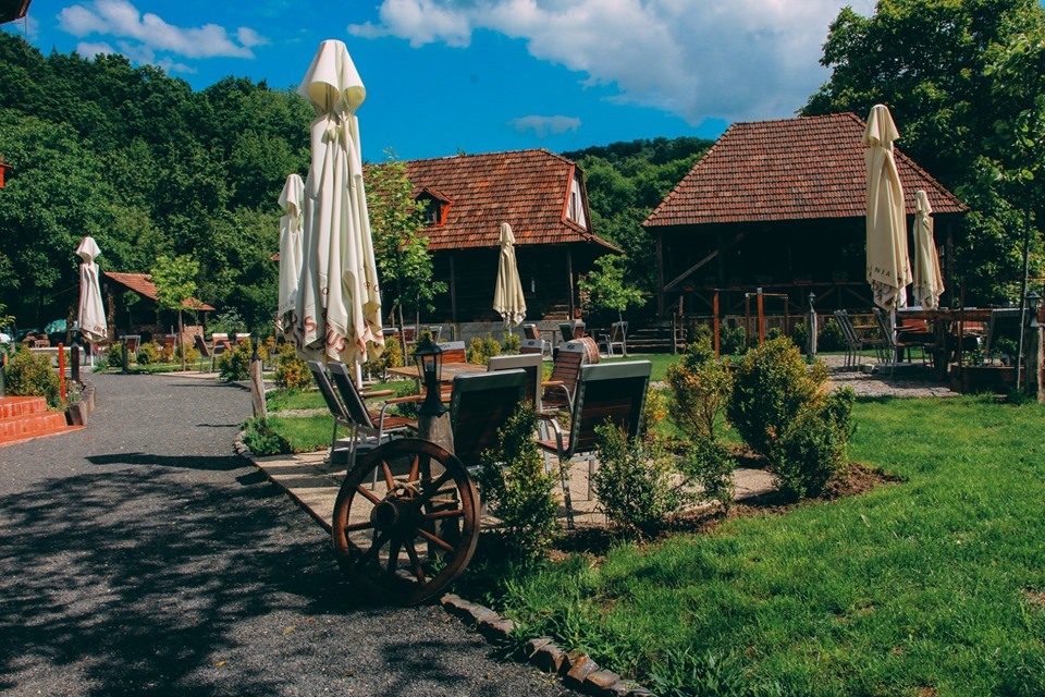 Cazare in Maramures - HANUL TEILOR - Danesti