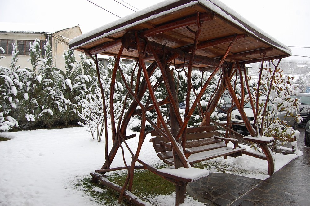 Cazare in Maramures - PENSIUNE RESTAURANT ROYAL - Borsa