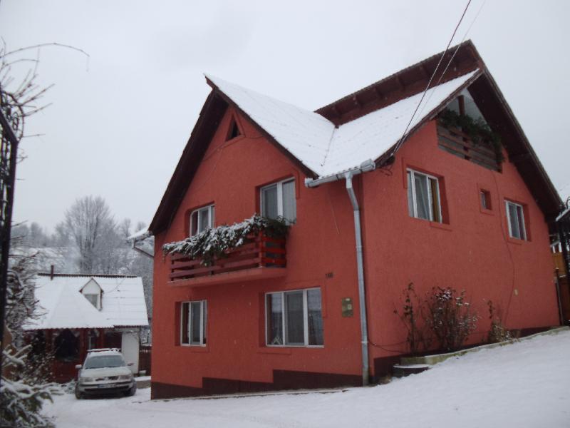 Cazare in Maramures - CASA MARIA - Poienile