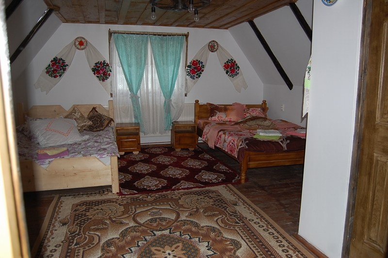 Cazare in Maramures - CASA BUNICILOR - Breb