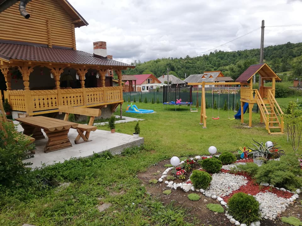 Cazare in Maramures - Pensiunea Casa Mariuca - Breb