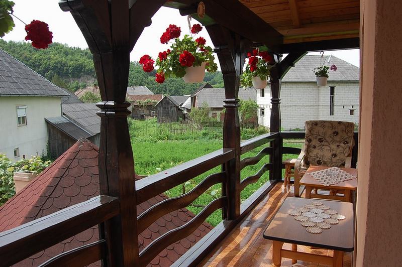 Cazare in Maramures - PENSIUNEA LIA - Barsana