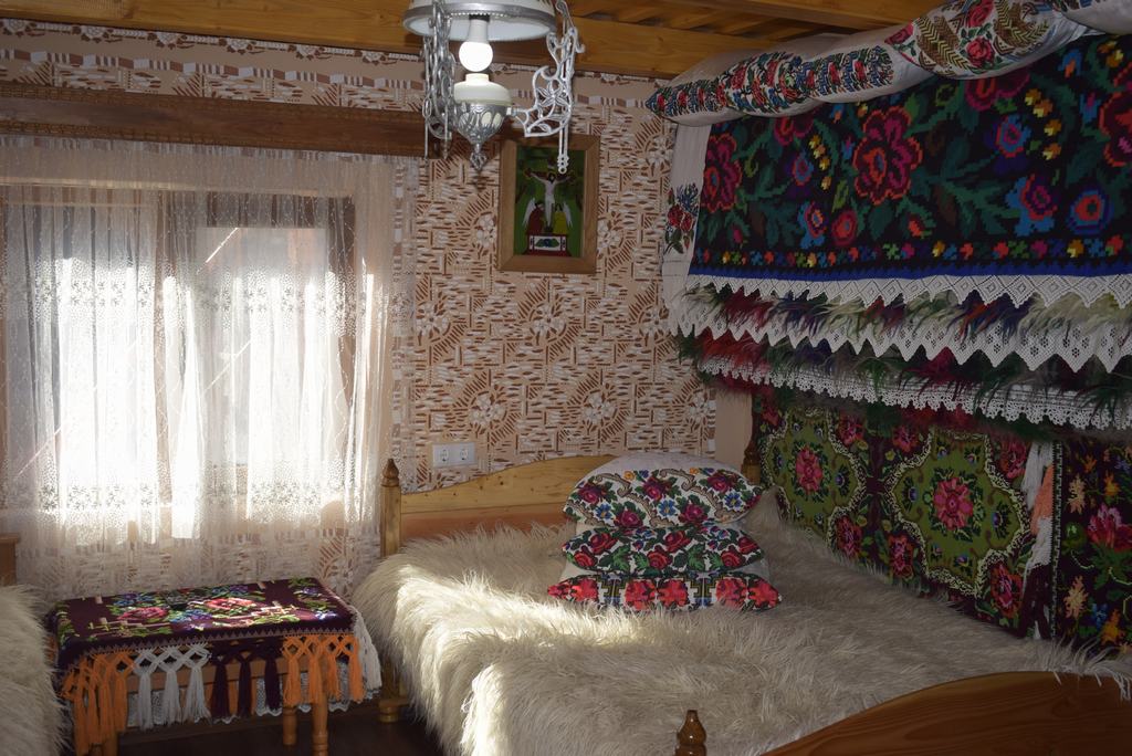 Cazare in Maramures - PENSIUNEA LIA - Barsana